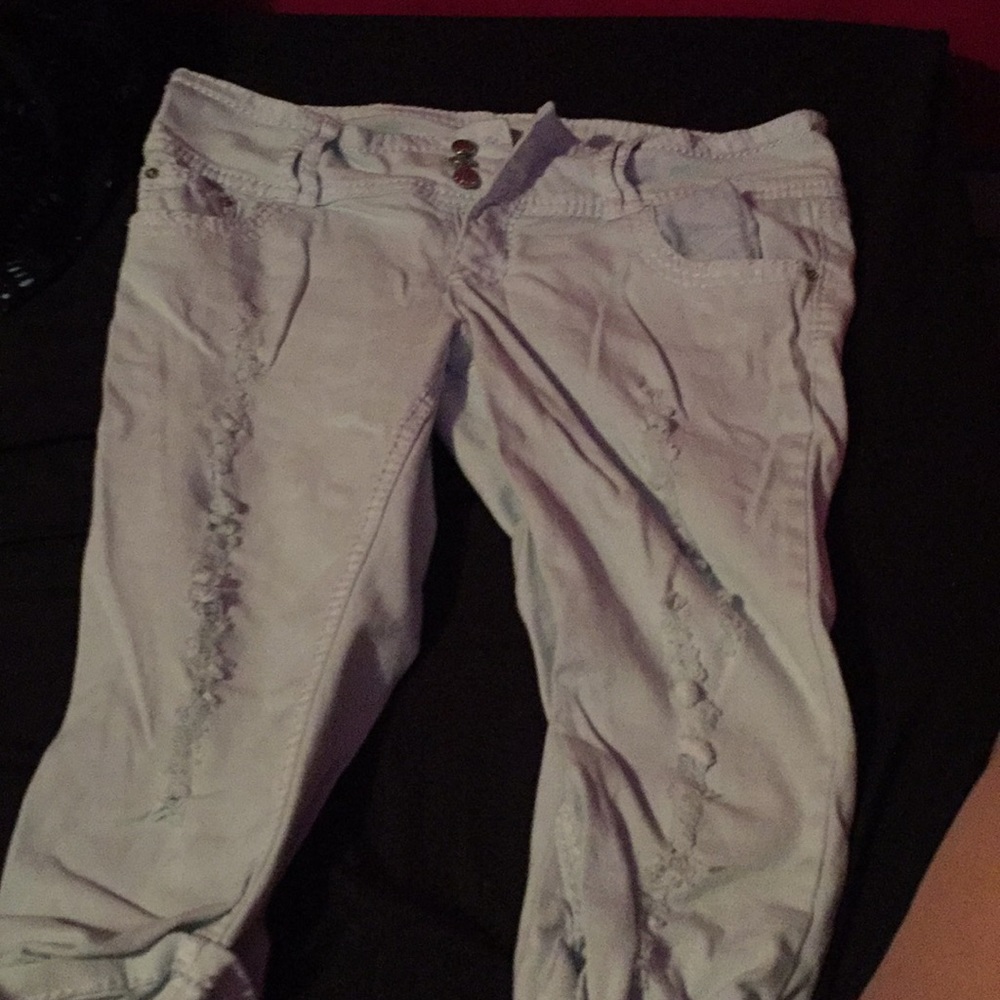 White Capri pants
